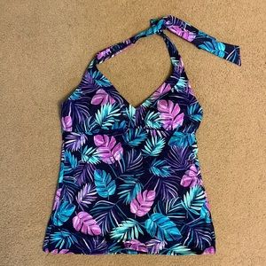 Land’s End Womens Swim Halter Tankini top.  Size 6 regular